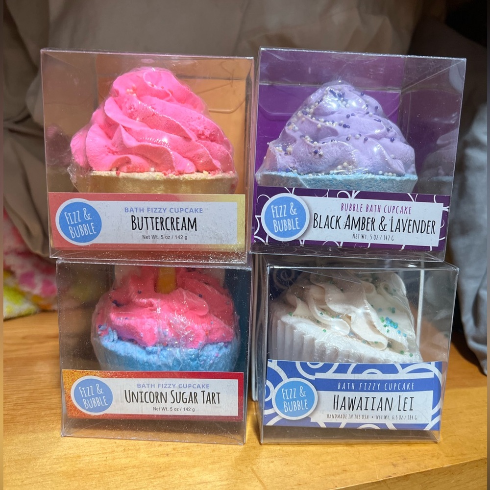 Fizz and bubble bath bombs